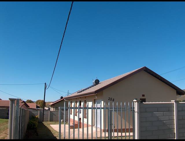 3 BEDROOM FREEHOLD SOLD IN MPOPHOMENI